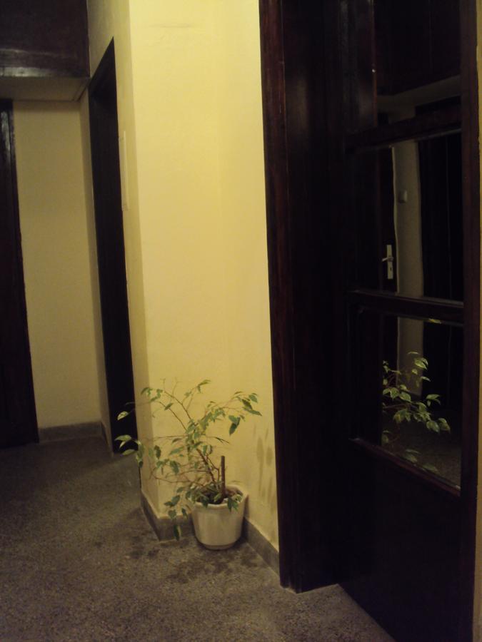 Place In Downtown Daire *