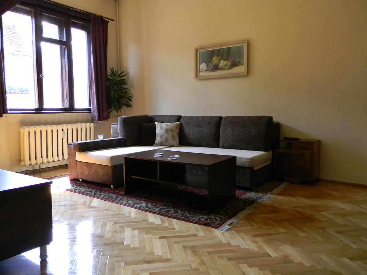 Apartment Place In Downtown